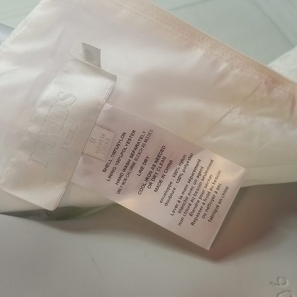 David's Bridal SZ 8 Wedding Dress Ivory High Neck Empire Waist Lace Halter FLAW - Picture 11 of 17